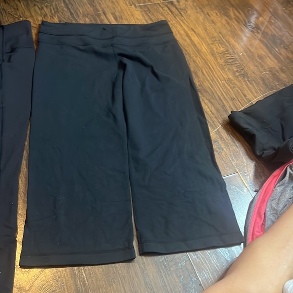 Lululemon workout wear - Picture 3 of 10